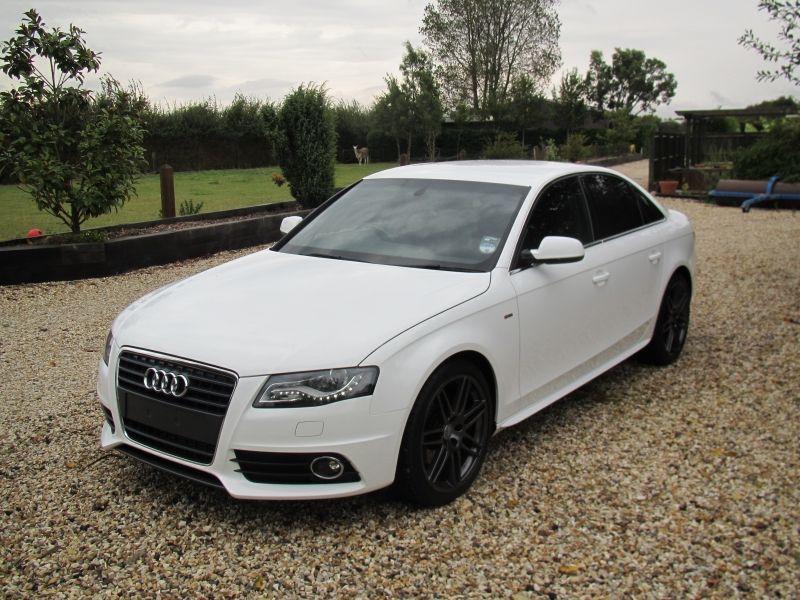 White a 4. Audi a4 2010. Audi a4 White 2010. Audi a4 s-line 2010. Ауди а4 2010 белая.